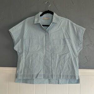 Everlane chambray box shirt, size Small
